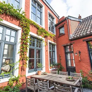 3* Couette-café Door 10